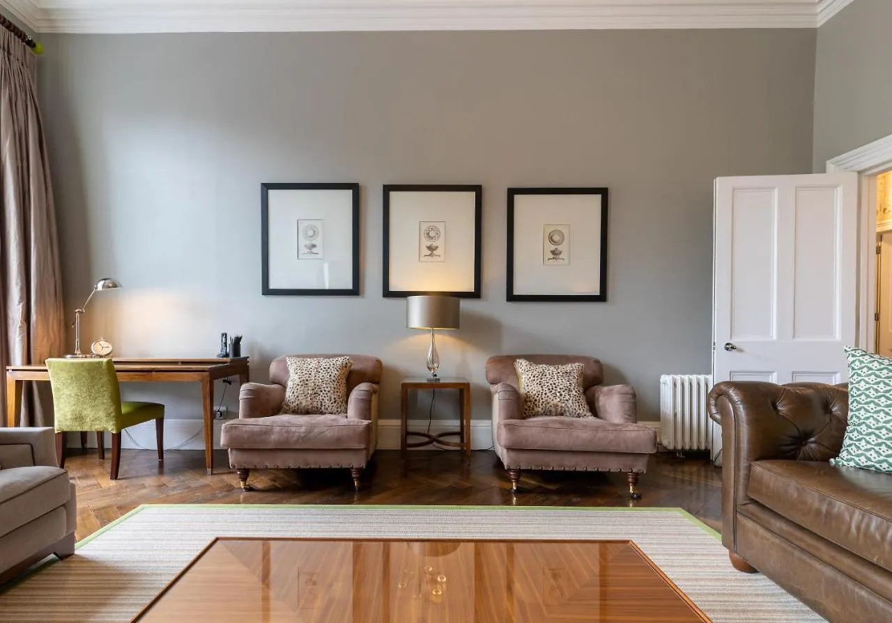 The Edinburgh Address - Castle View Apartment