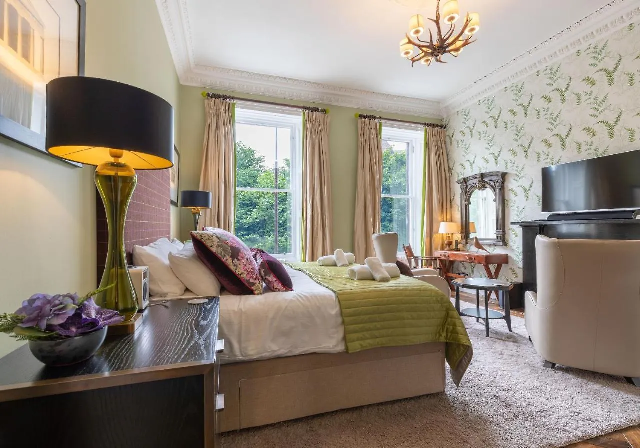 The Edinburgh Address - Castle View Apartment