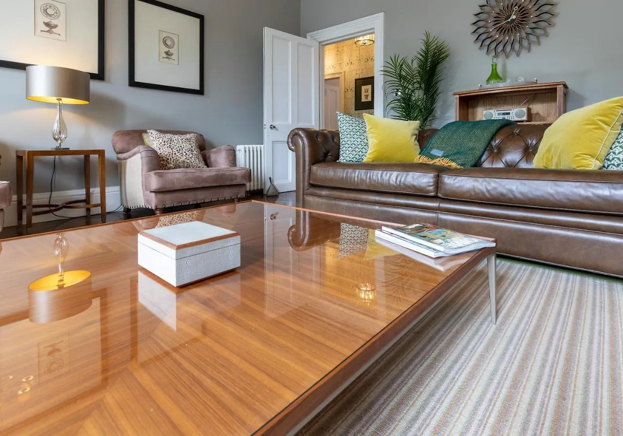 The Edinburgh Address - Castle View Apartment