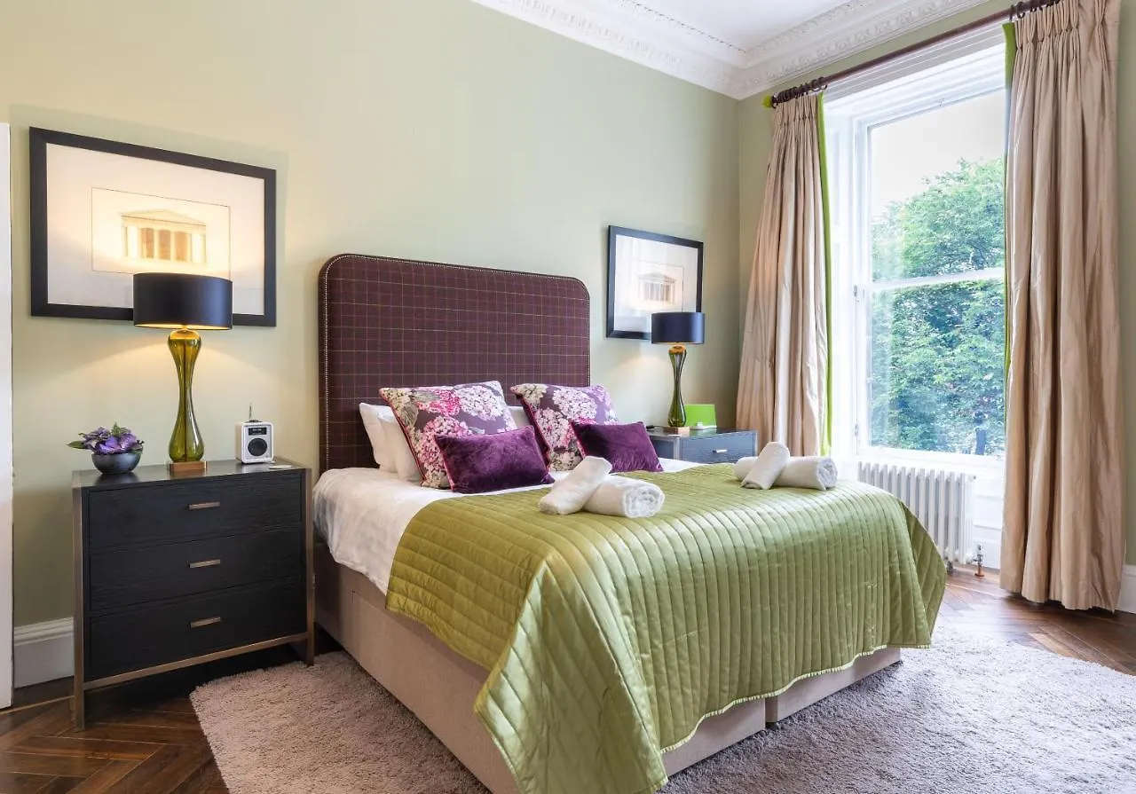 The Edinburgh Address - Castle View Apartment