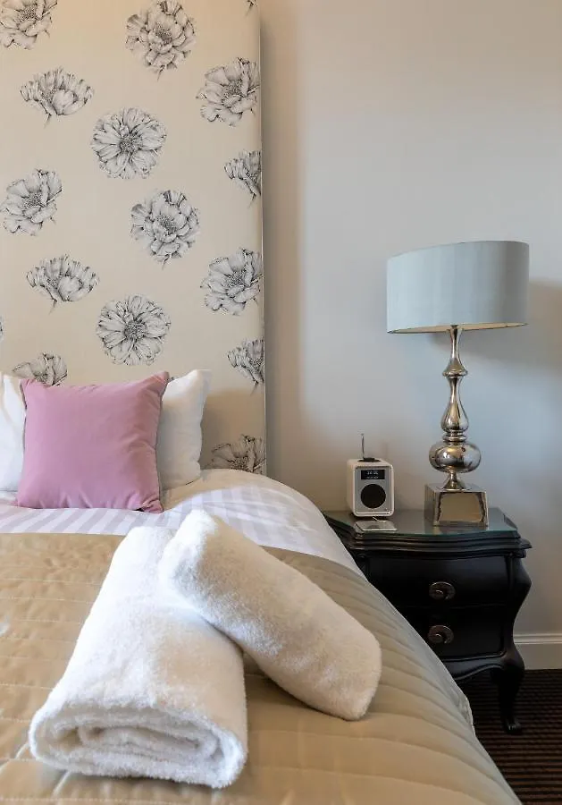 The Edinburgh Address - Castle View Apartment