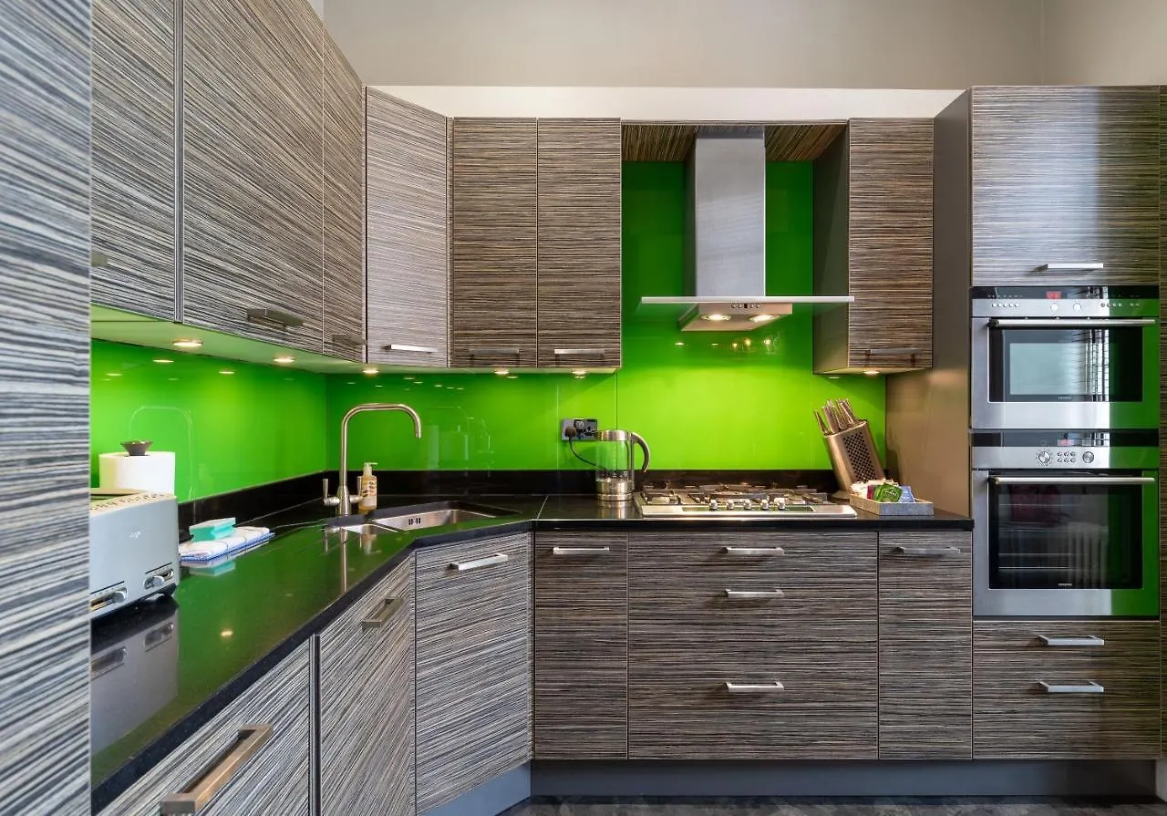 The Edinburgh Address - Castle View Apartment